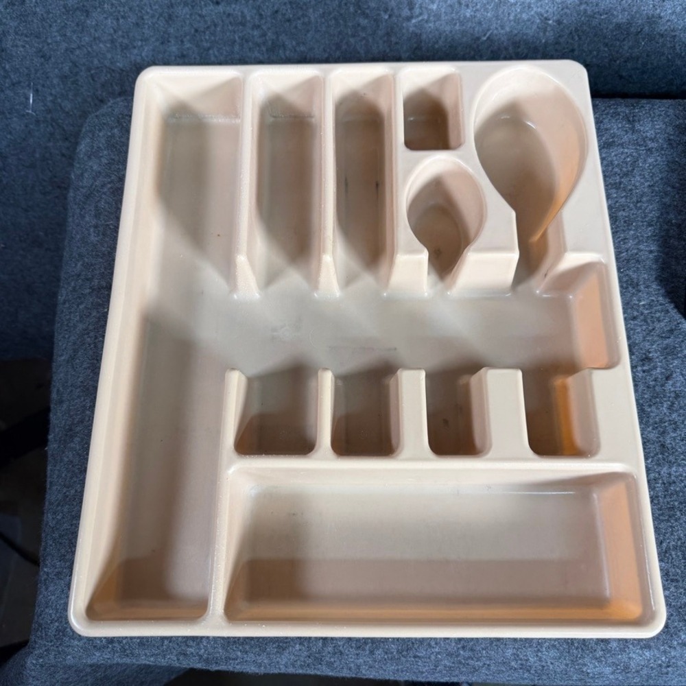 Vintage Bee Plastics Tan Silverware Drawer Organizer Tray Made in USA Retro MCM‎